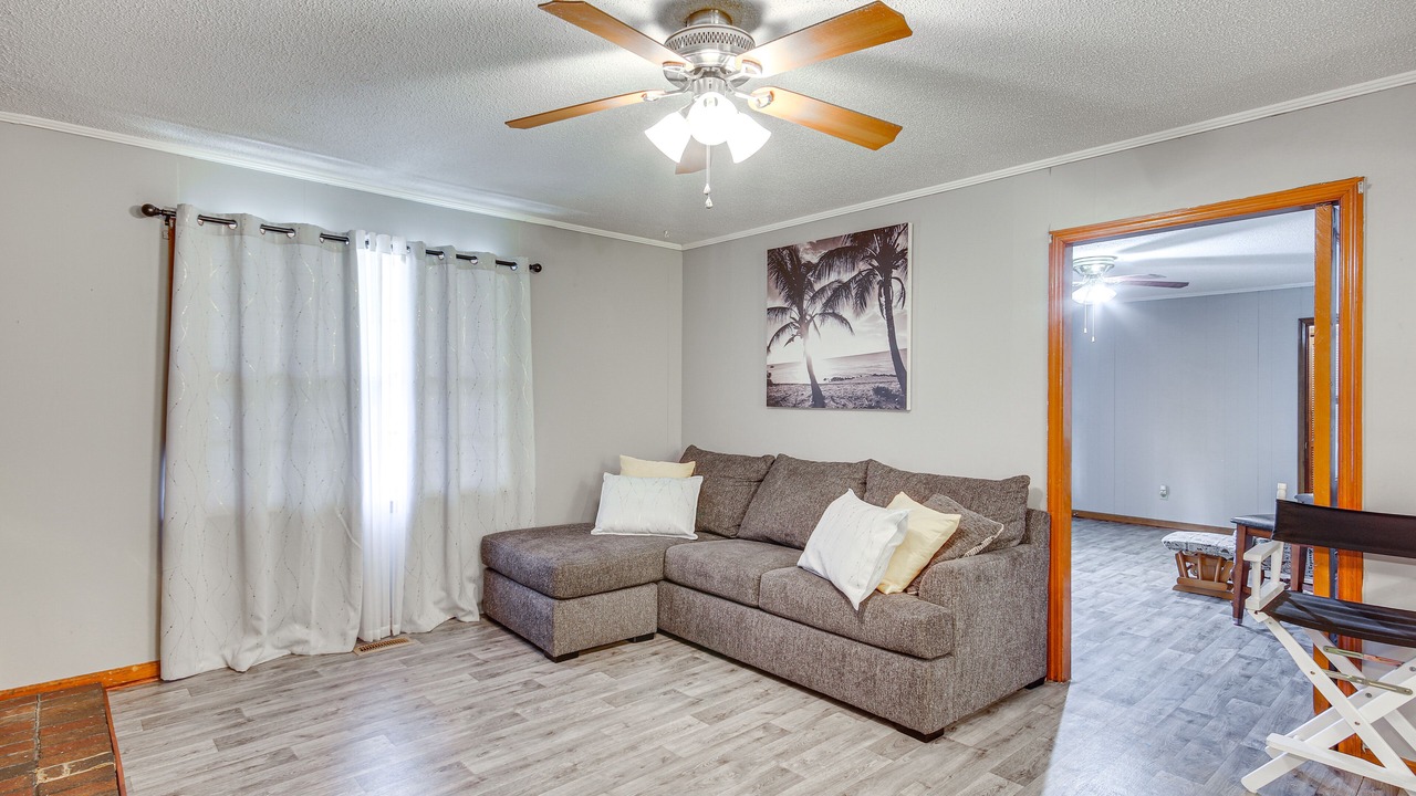 Photo of Livingroom in Sumter County