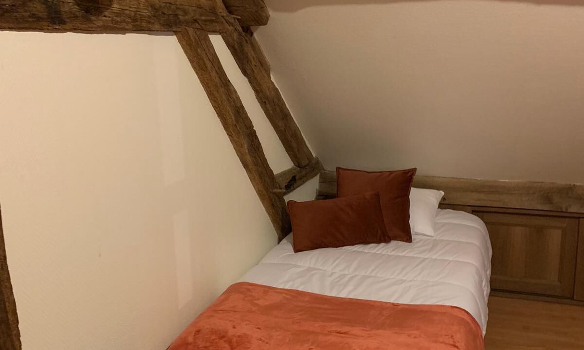 Photo of Bedroom in Courmemin