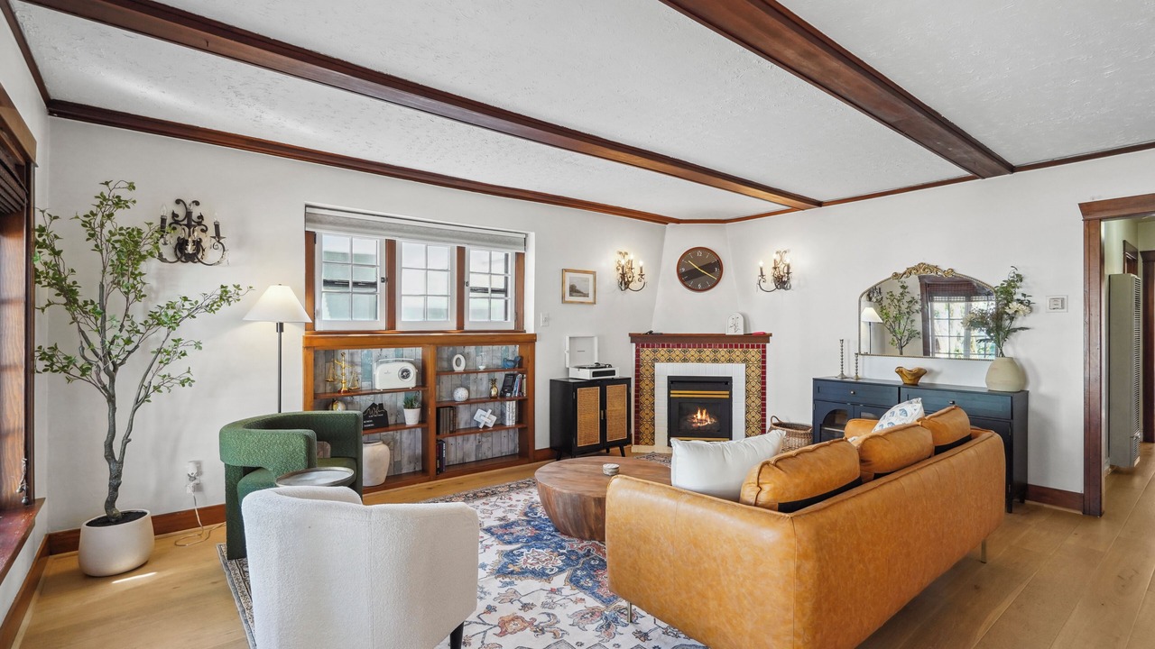 Photo of Bedroom in Belmont Shore