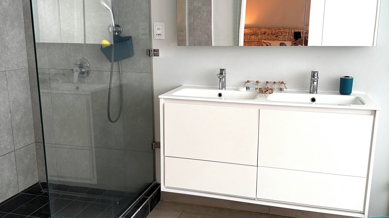 Photo of Bathroom in Tamarin
