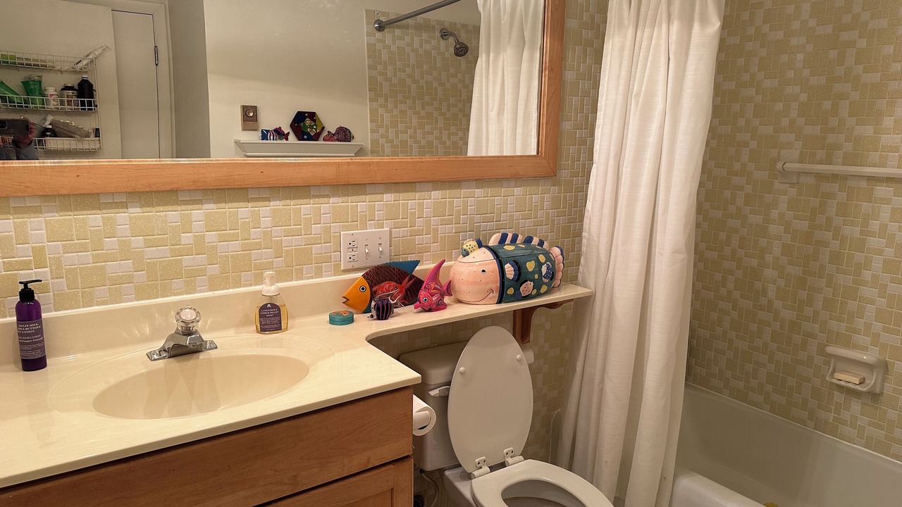 Photo of Bathroom in Grissom - Highland