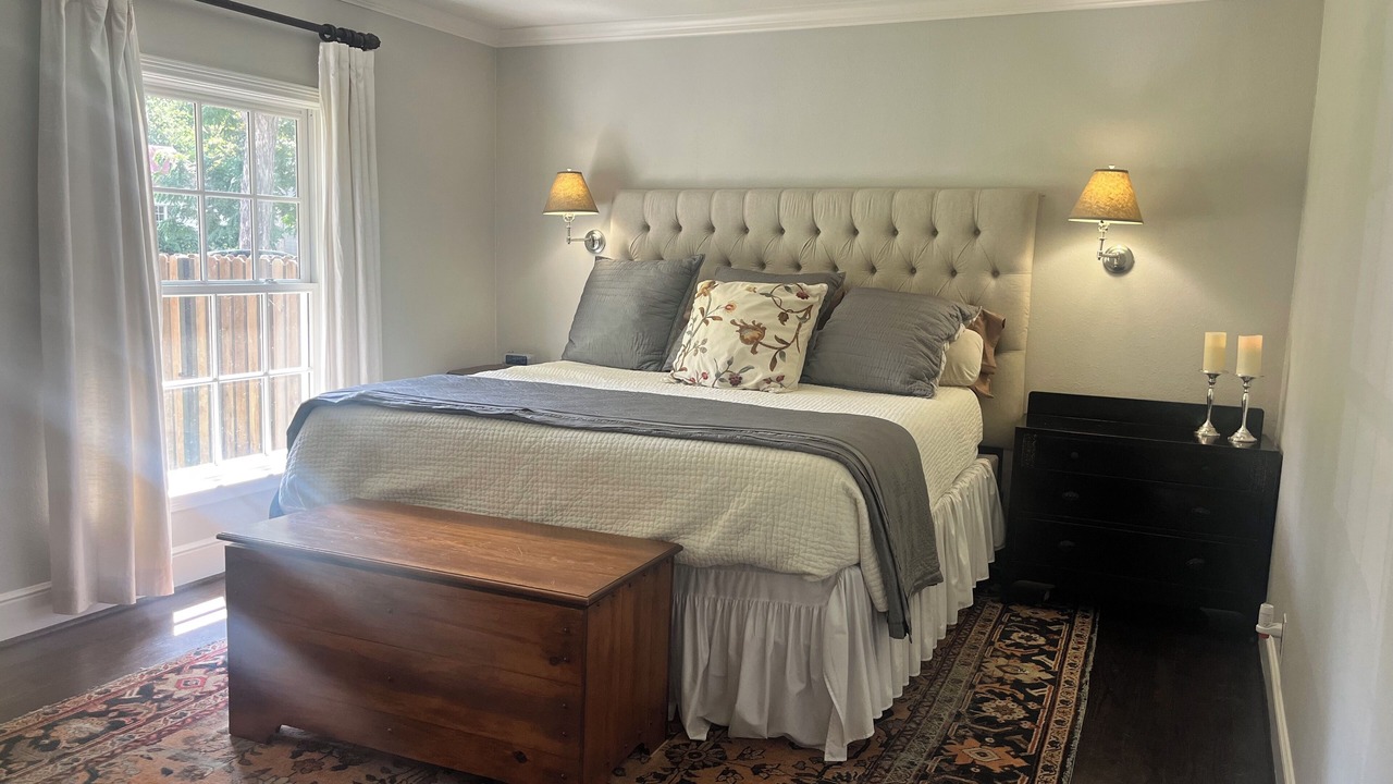 Photo of Bedroom in Hollywood - Santa Monica