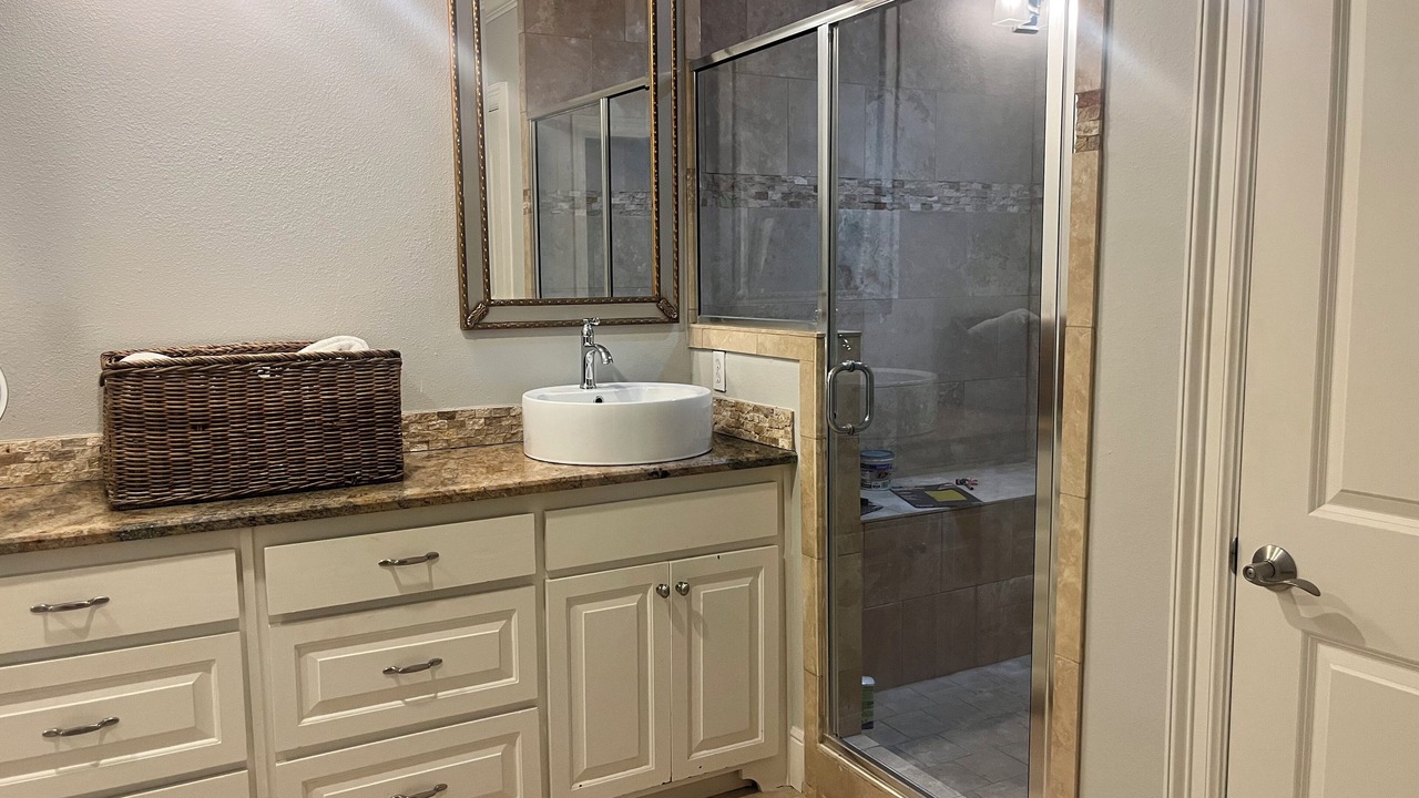 Photo of Bathroom in Hollywood - Santa Monica