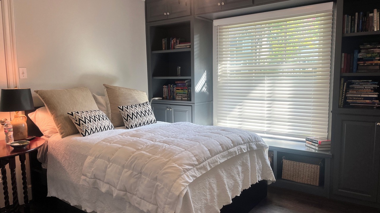 Photo of Bedroom in Hollywood - Santa Monica