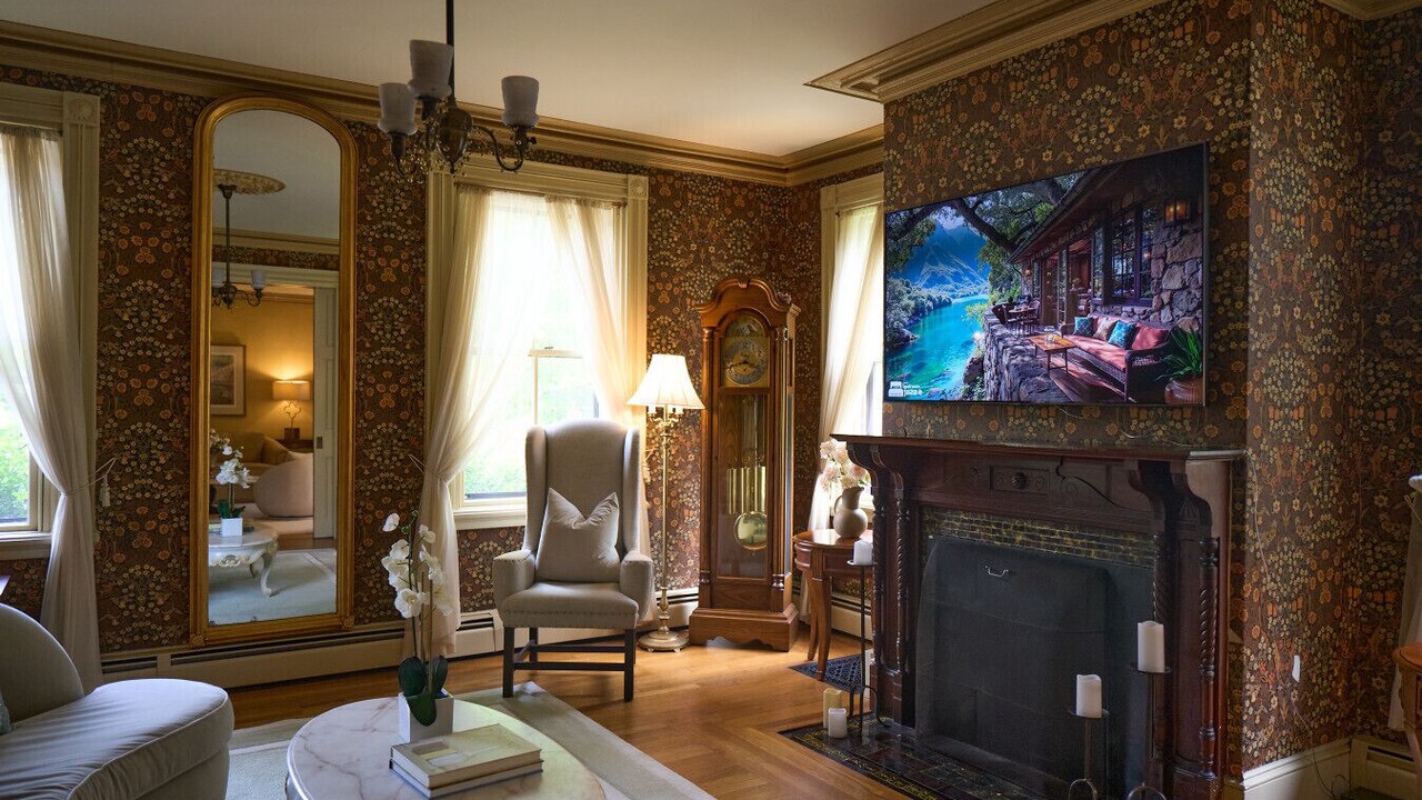 Photo of Livingroom in College Hill