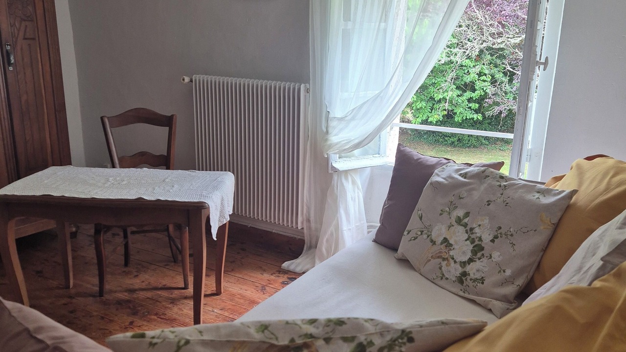Photo of Livingroom in Vouthon