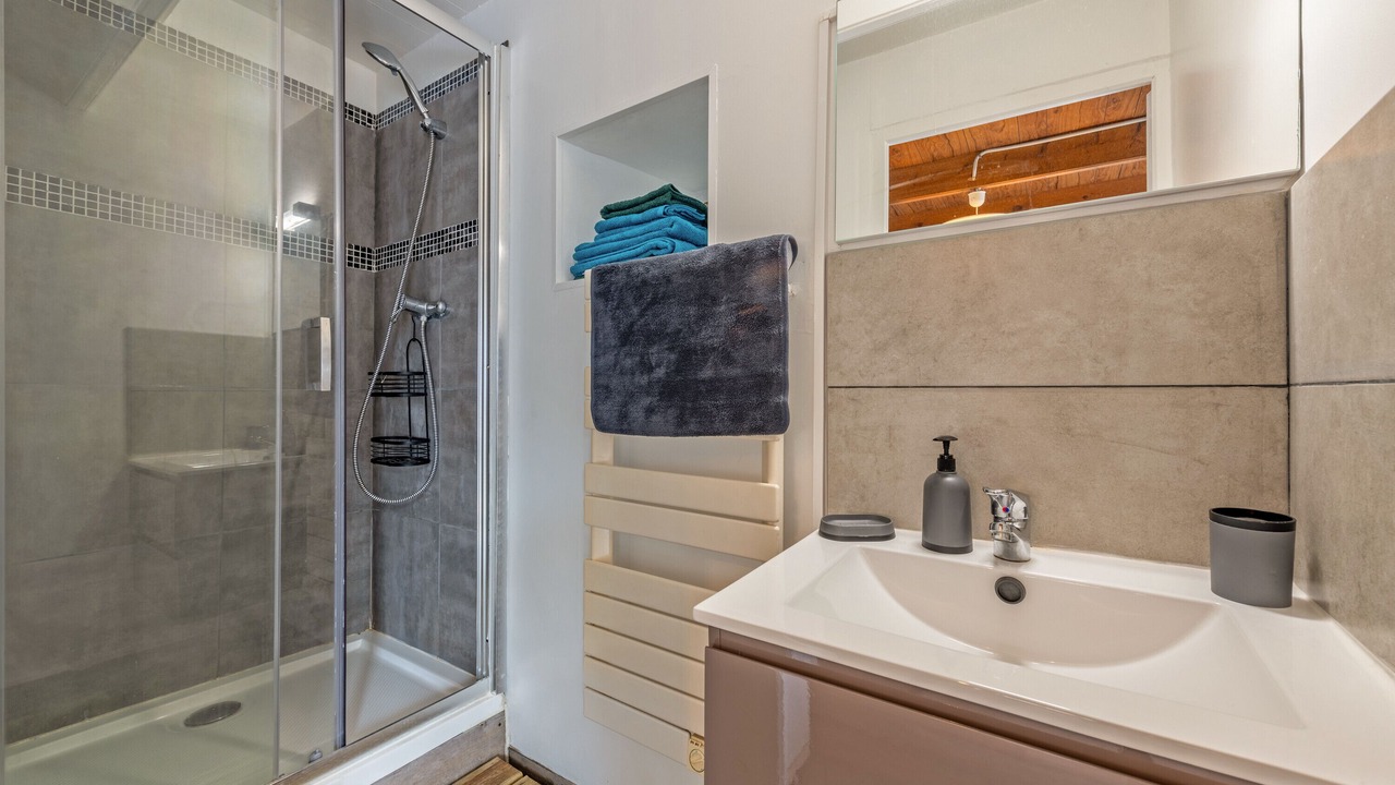 Photo of Bathroom in Poullaouen