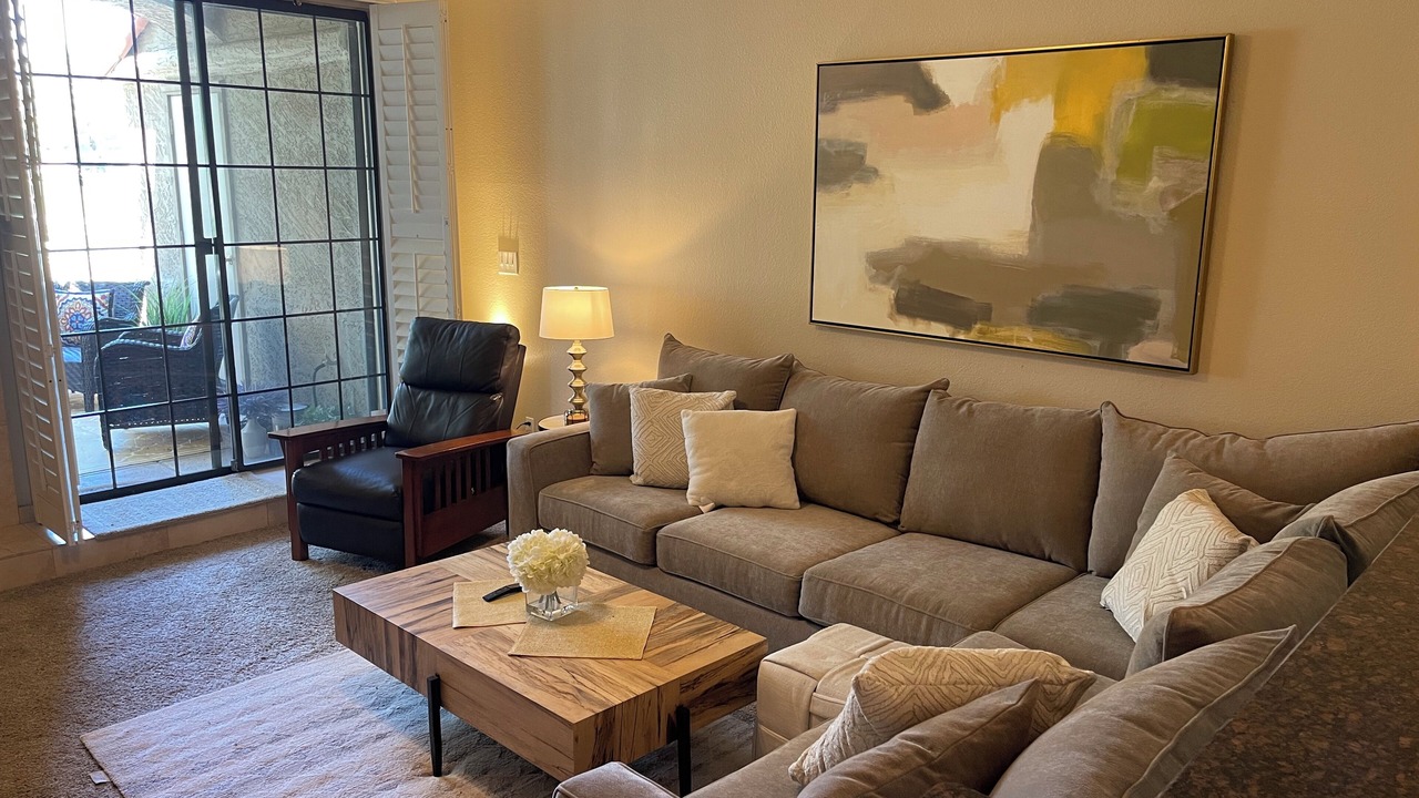 Photo of Livingroom in McCormick Ranch