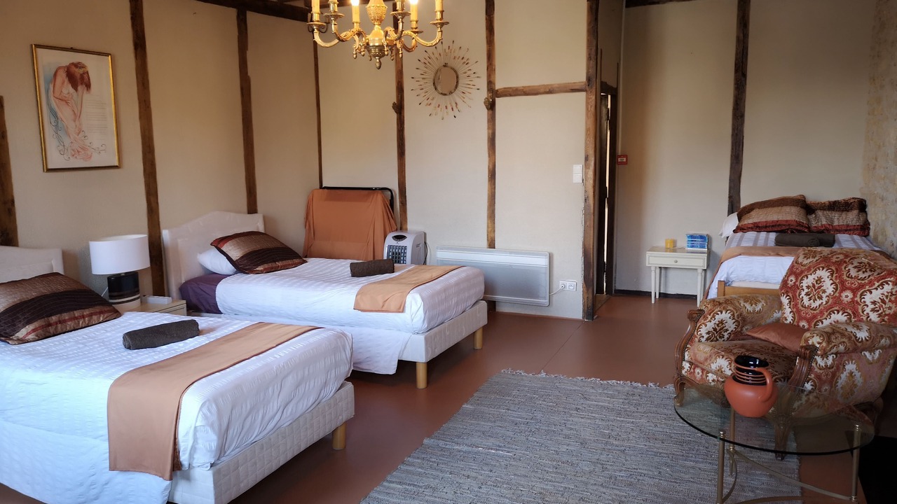 Photo of Bedroom in Tuffe Val de la Cheronne
