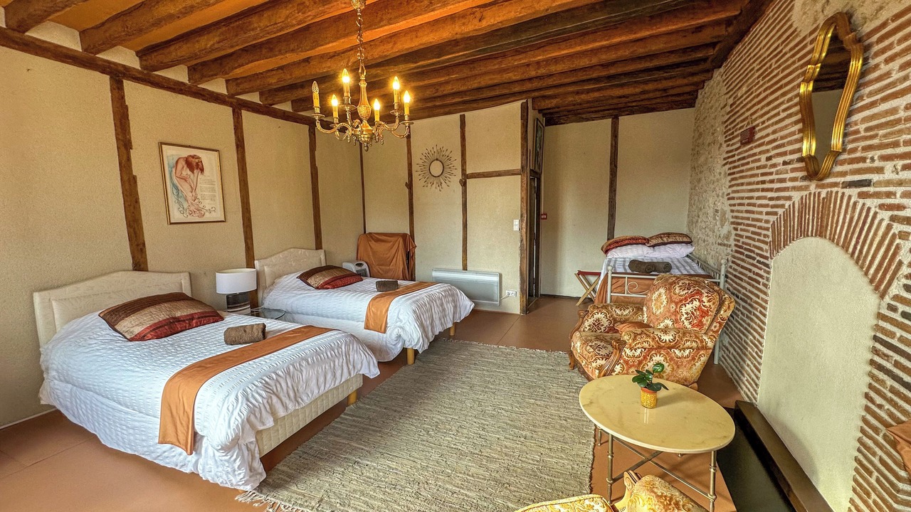 Photo of Bedroom in Tuffe Val de la Cheronne
