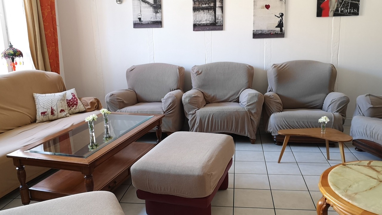Photo of Livingroom in Tuffe Val de la Cheronne