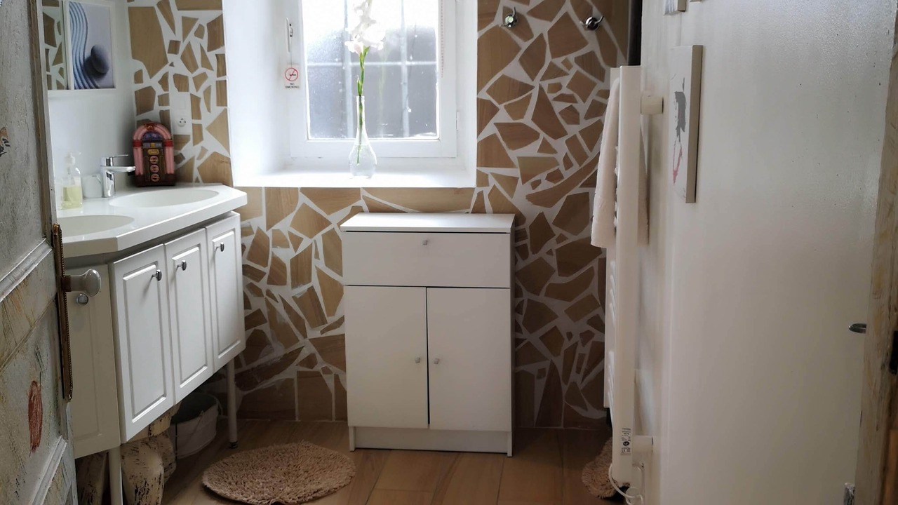 Photo of Bathroom in Tuffe Val de la Cheronne