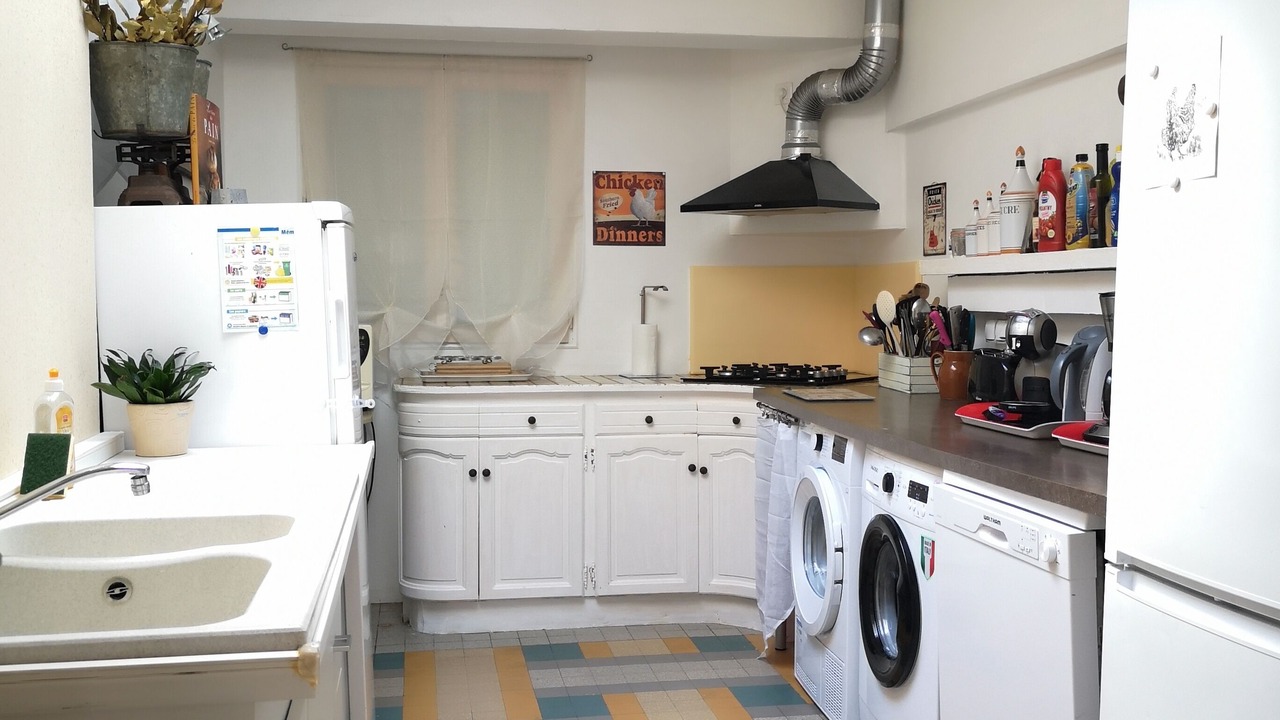 Photo of Kitchen in Tuffe Val de la Cheronne