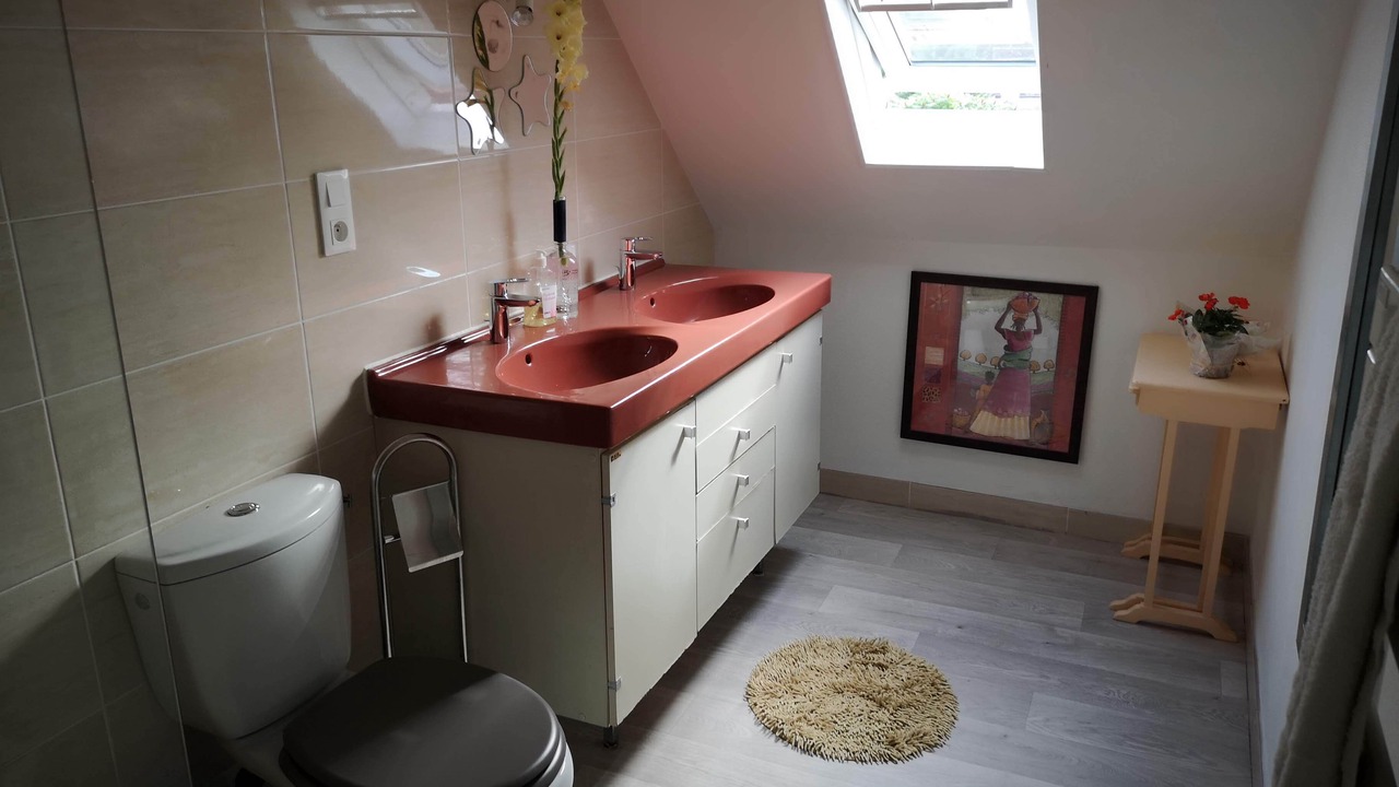 Photo of Bathroom in Tuffe Val de la Cheronne