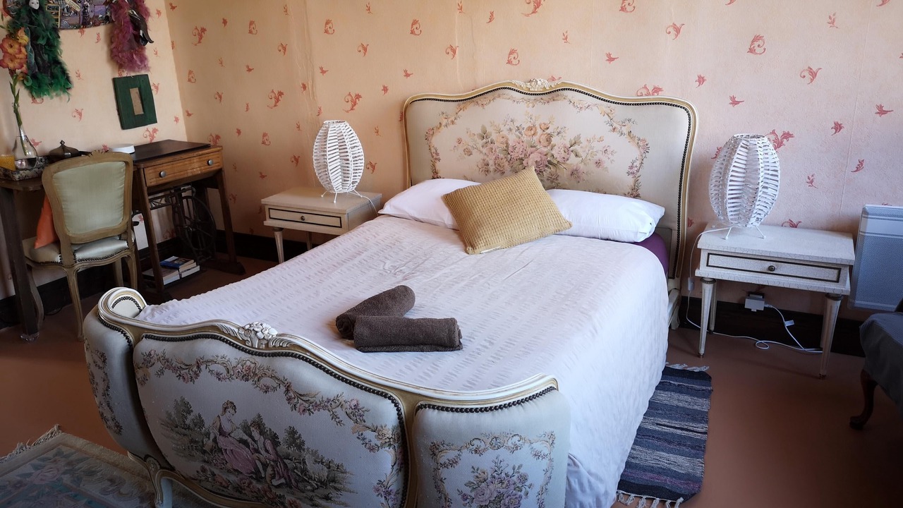 Photo of Bedroom in Tuffe Val de la Cheronne
