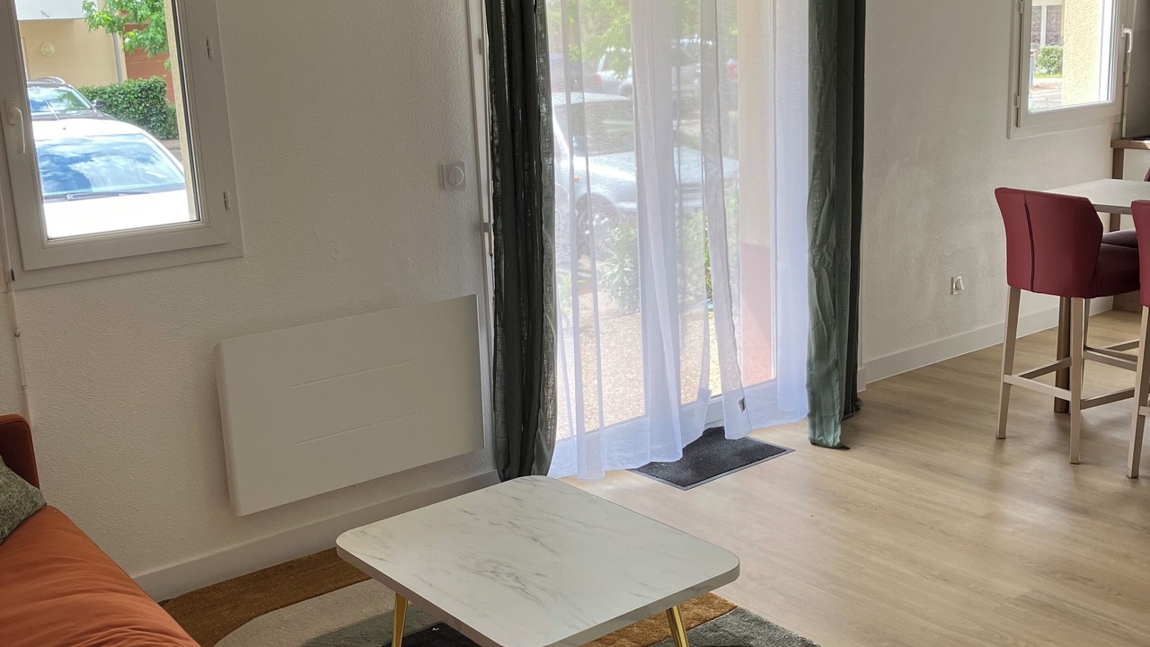 Photo of Livingroom in Pin - Vert Galant
