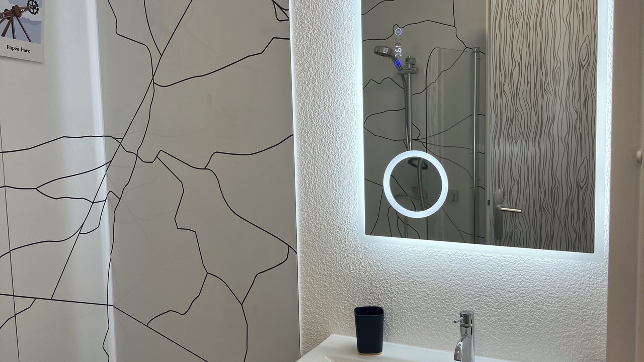 Photo of Bathroom in Pin - Vert Galant