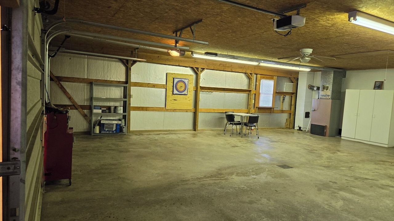 Photo of Others in Munson