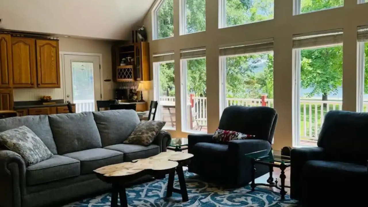 Photo of Livingroom in Laceys Spring
