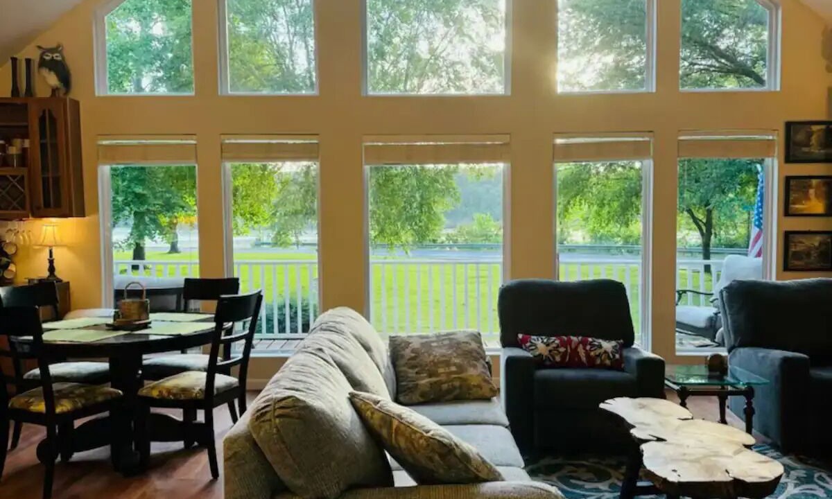 Photo of Livingroom in Laceys Spring