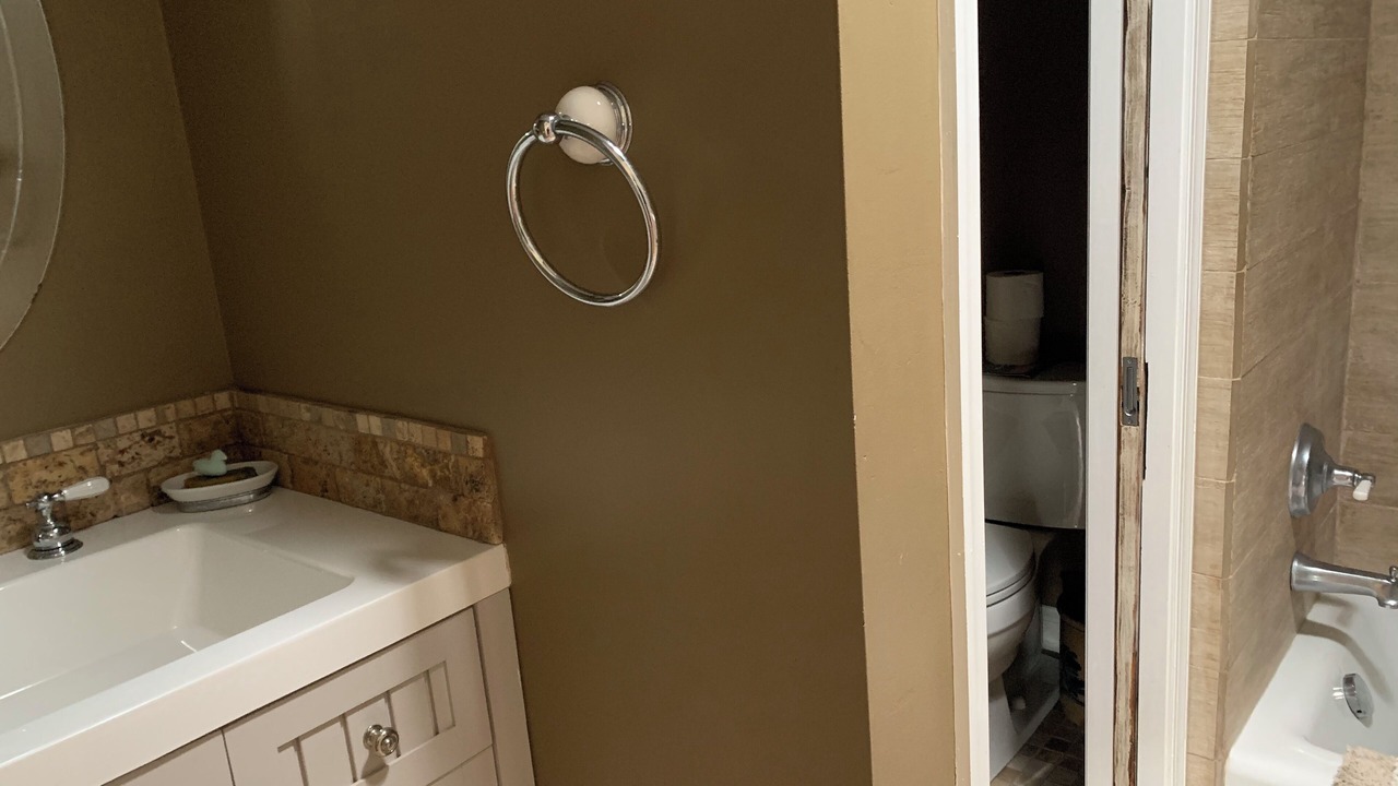 Photo of Bathroom in Grissom - Highland