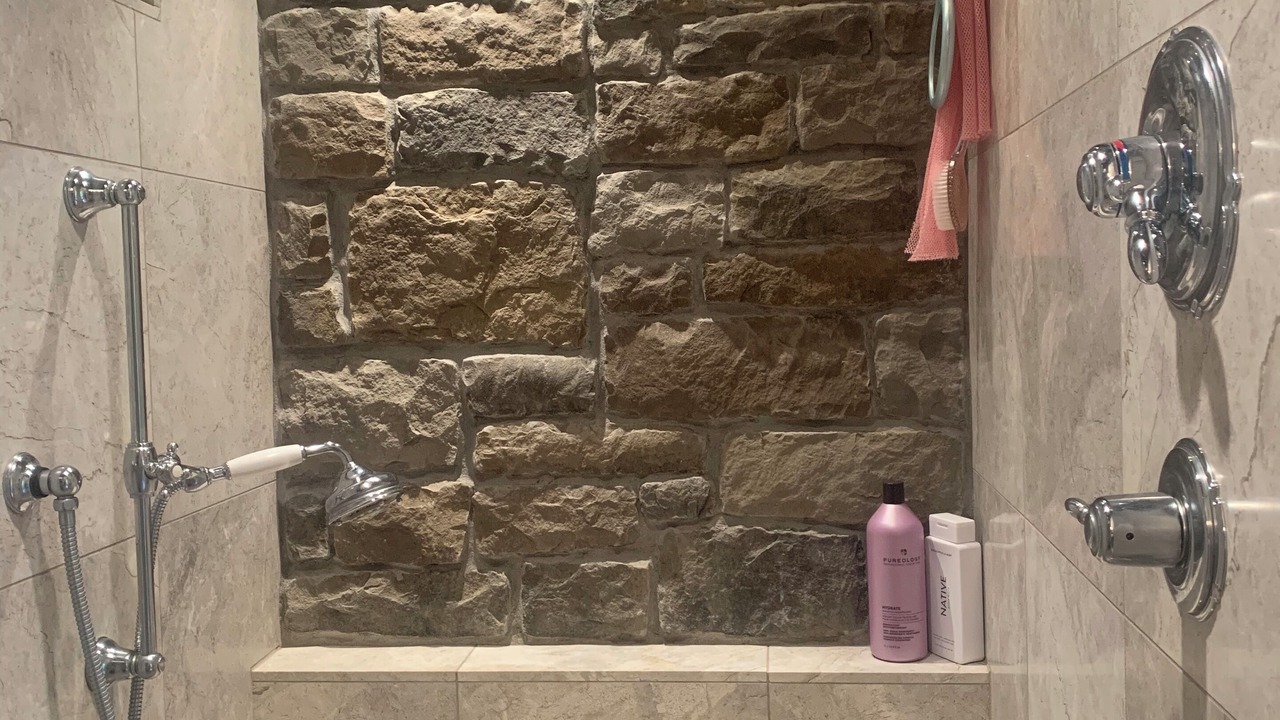 Photo of Bathroom in Grissom - Highland