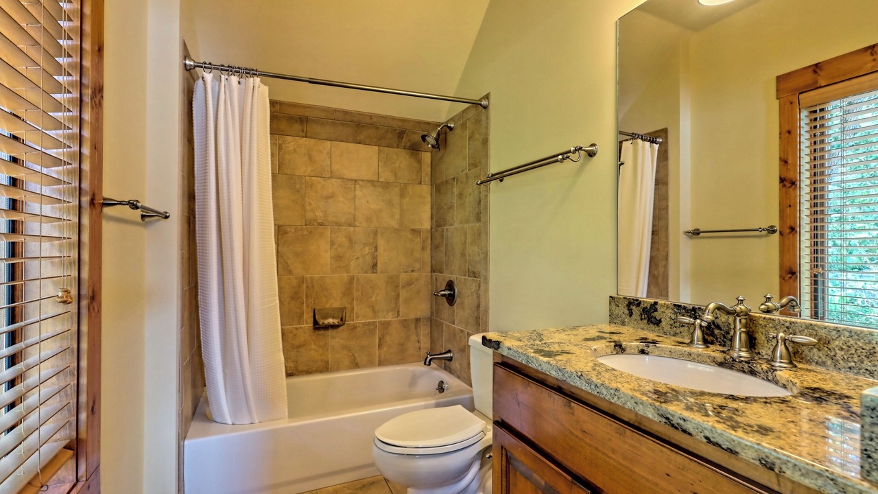 Photo of Bathroom in Hiawassee