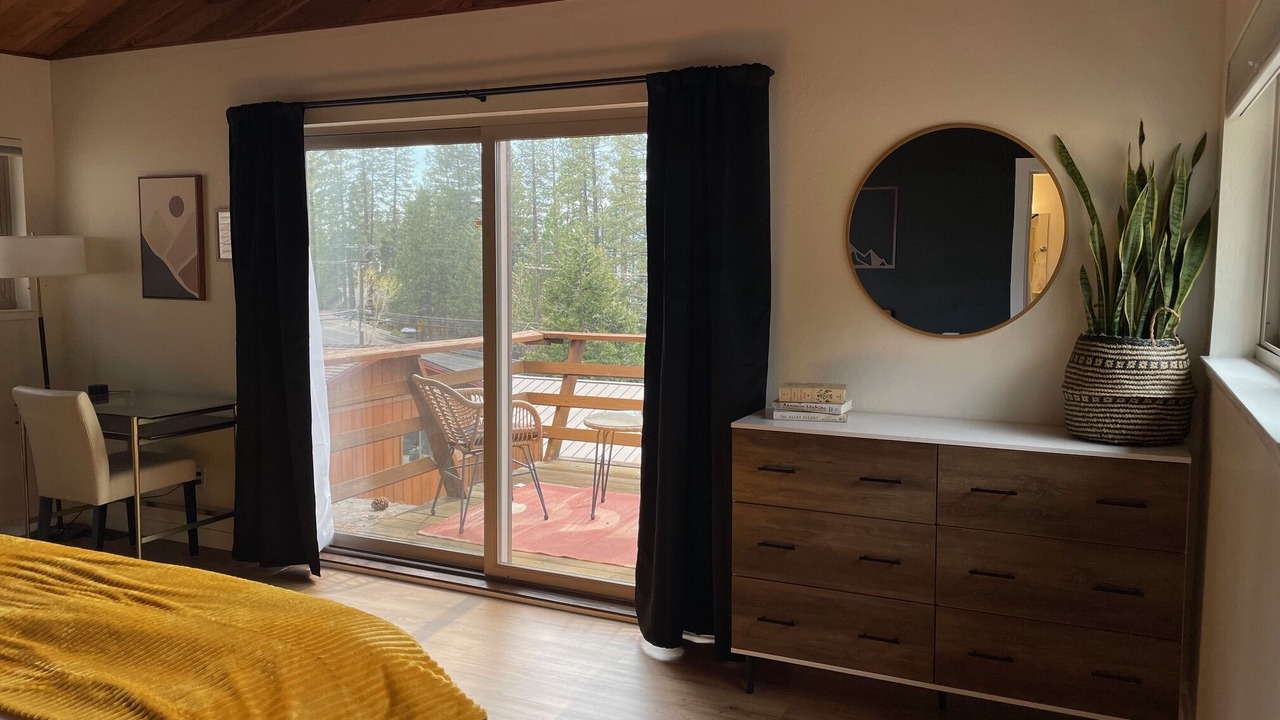 Photo of Bedroom in Lincoln Park