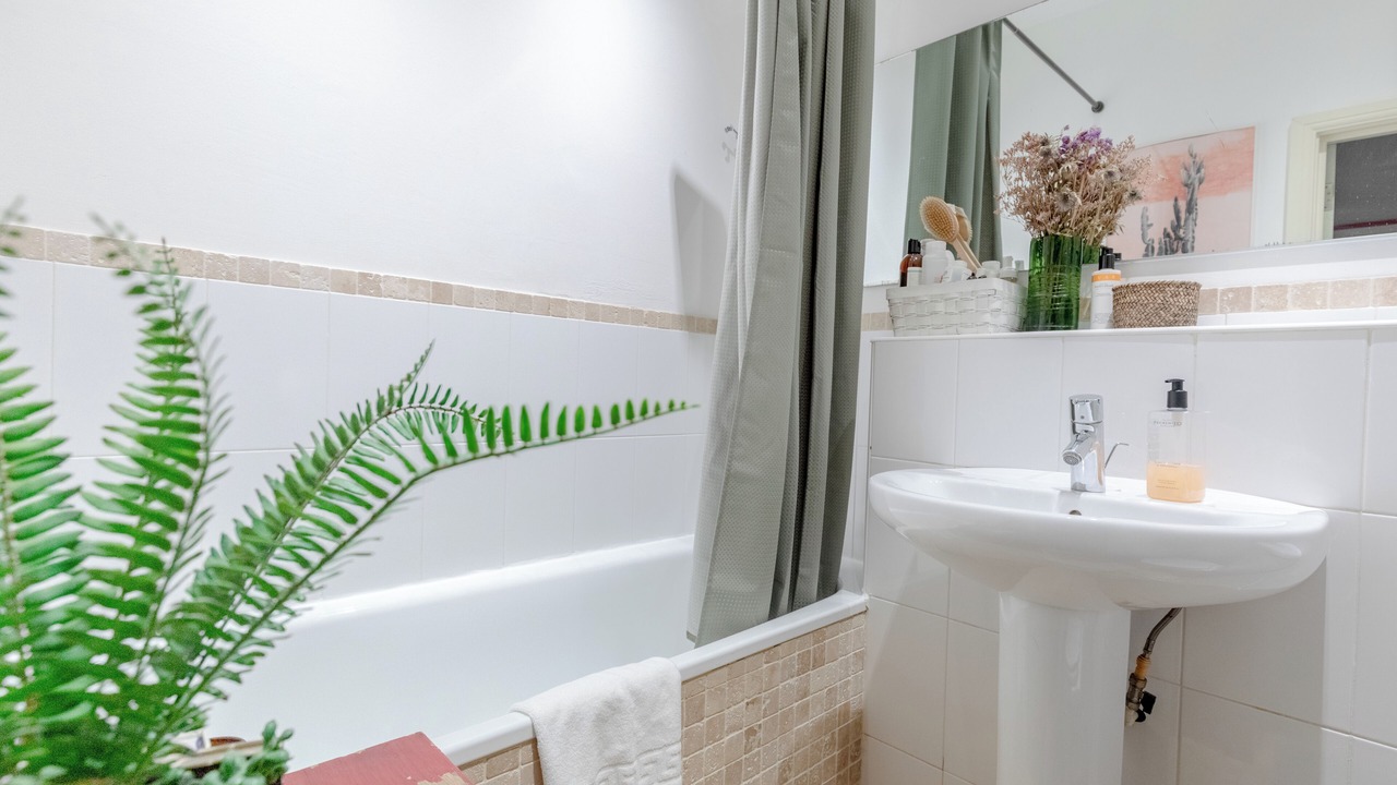 Photo of Bathroom in Homerton