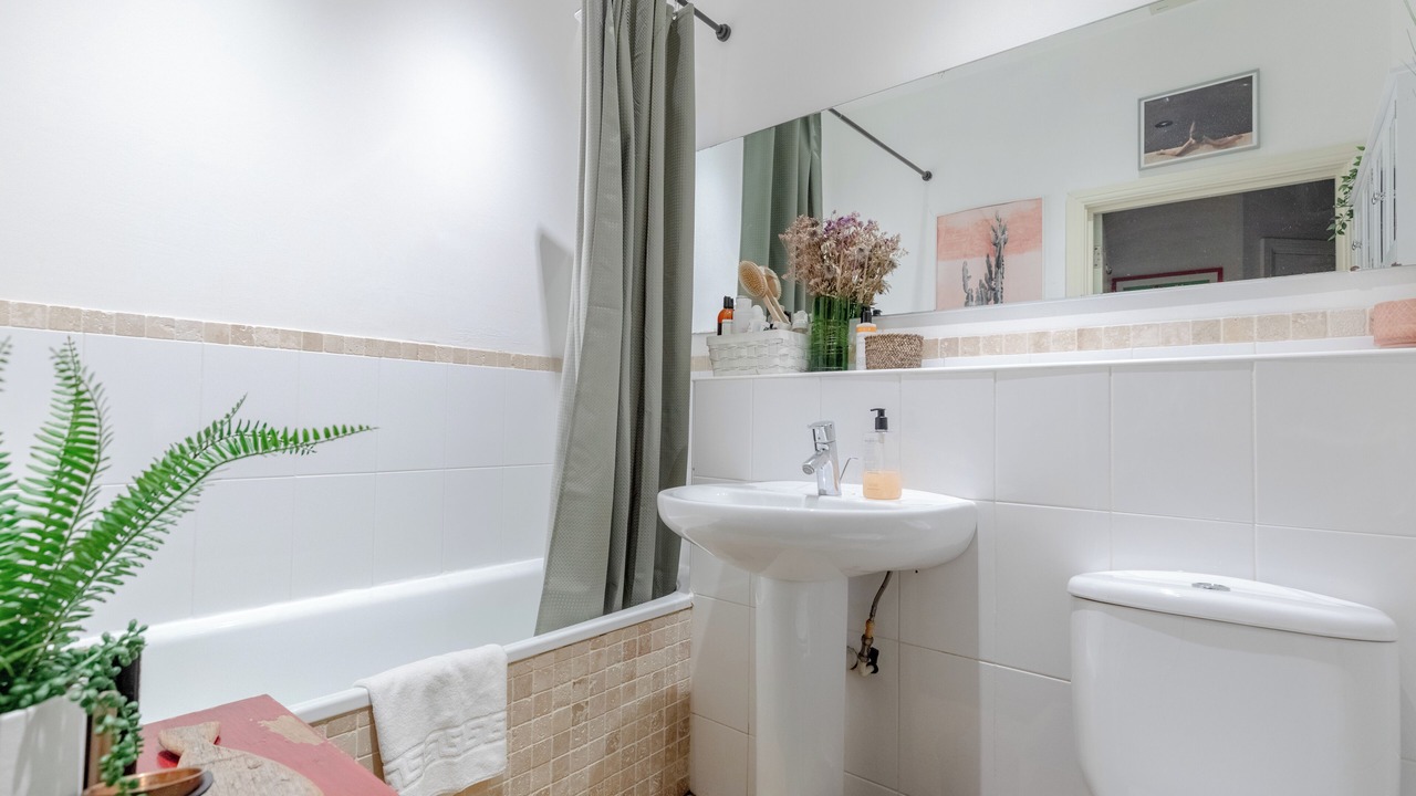 Photo of Bathroom in Homerton