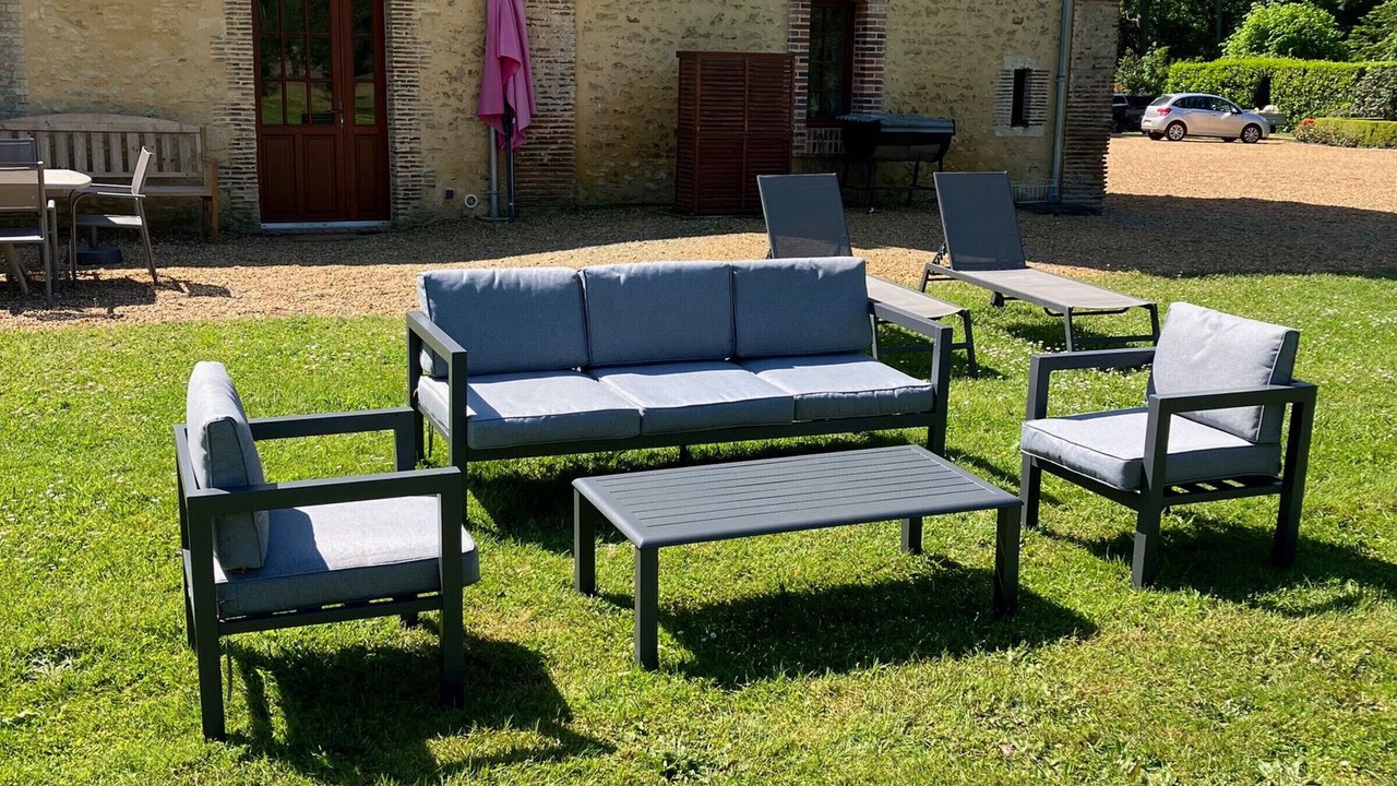 Photo of Patio Balcony in Tuffe Val de la Cheronne