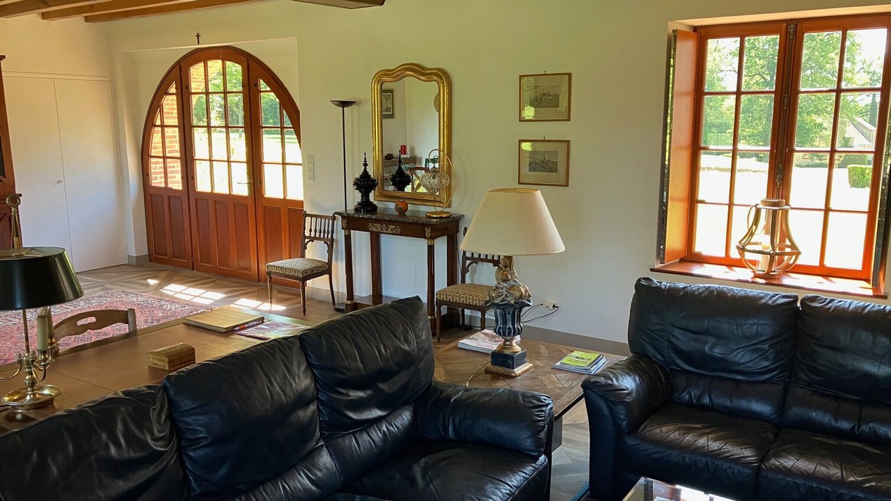Photo of Livingroom in Tuffe Val de la Cheronne
