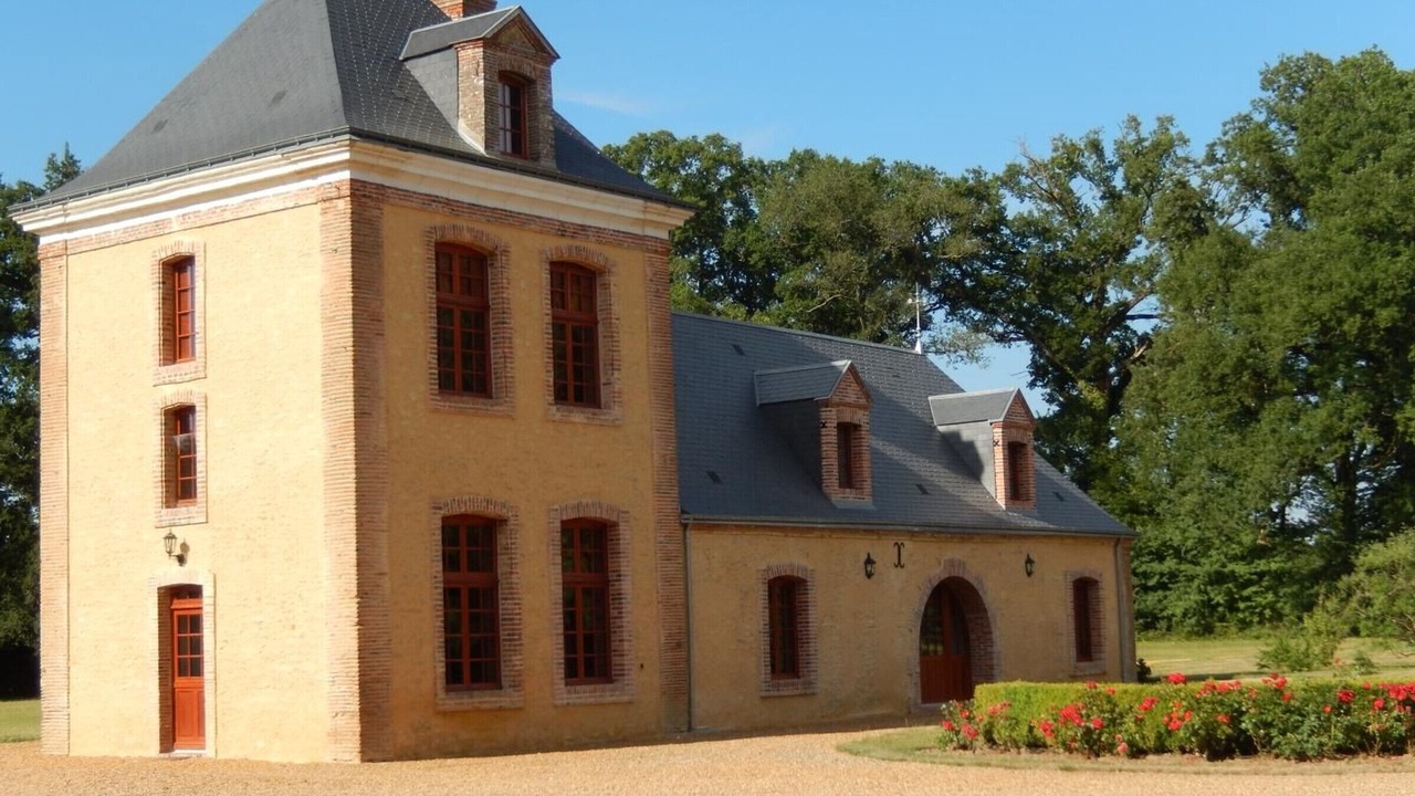 Photo of Outdoor in Tuffe Val de la Cheronne