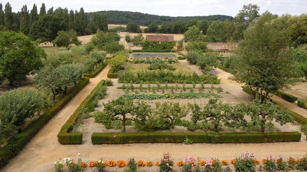 Photo of Outdoor in Tuffe Val de la Cheronne