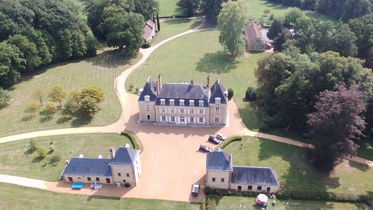 Photo of Outdoor in Tuffe Val de la Cheronne