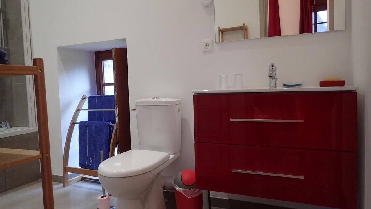Photo of Bathroom in Tuffe Val de la Cheronne