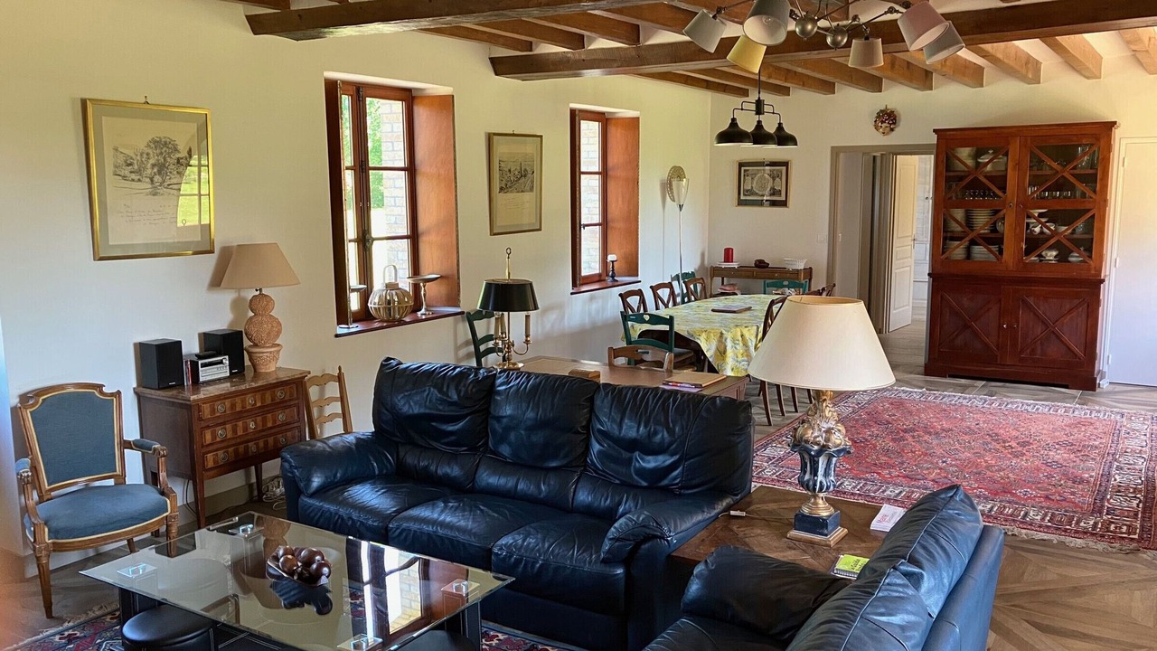 Photo of Livingroom in Tuffe Val de la Cheronne