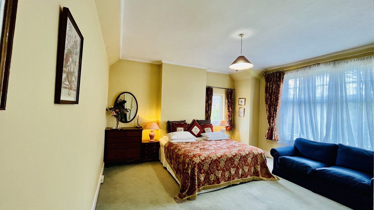 Photo of Bedroom in Godalming