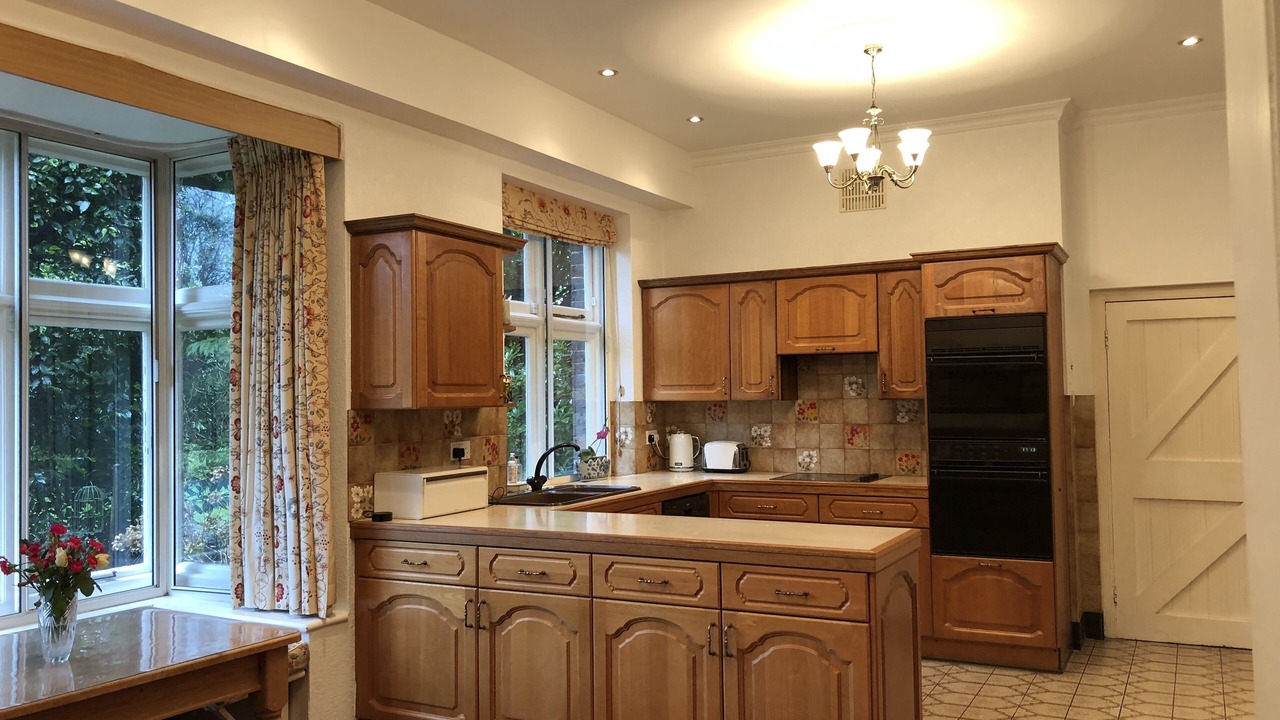 Photo of Kitchen in Godalming