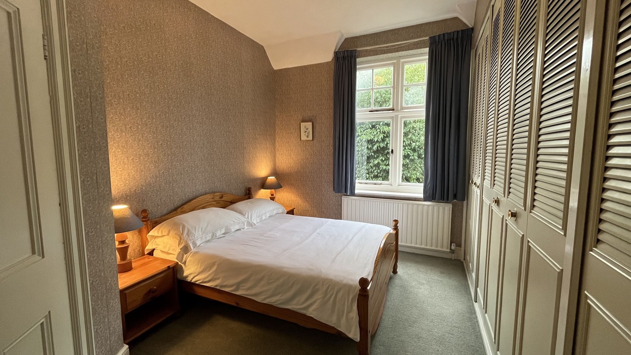 Photo of Bedroom in Godalming
