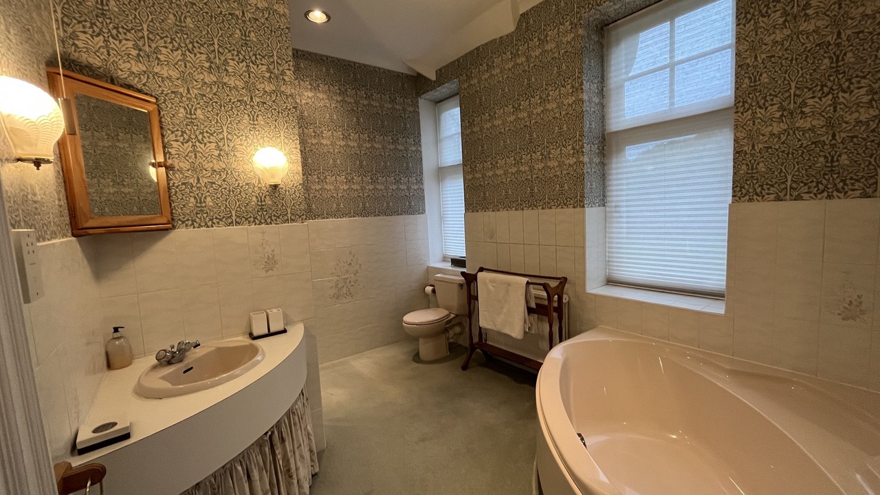 Photo of Bathroom in Godalming