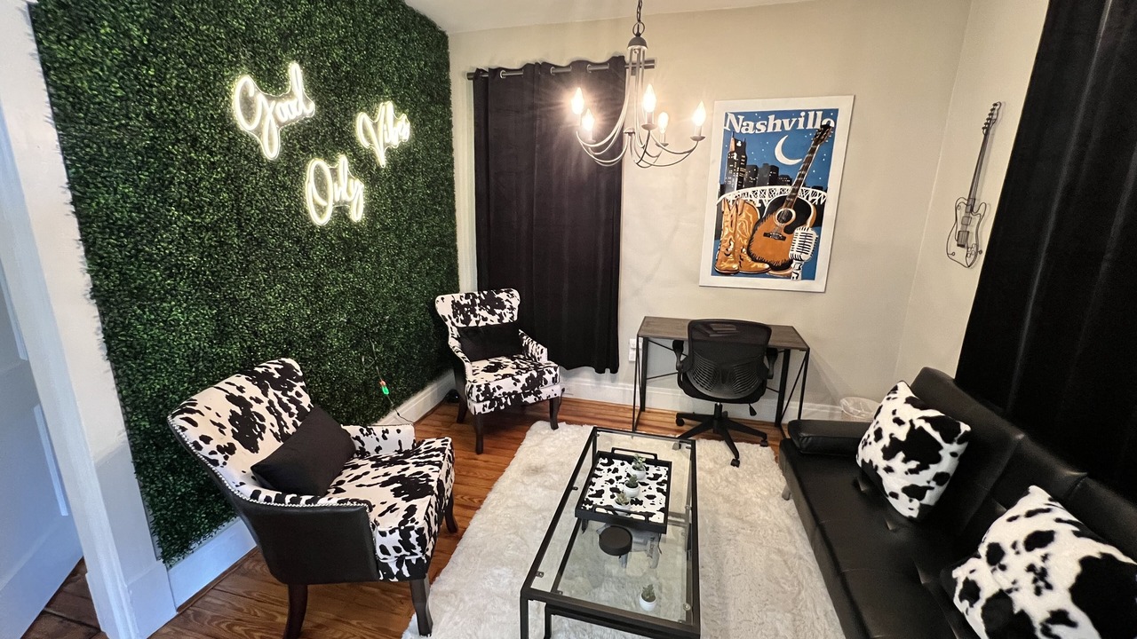 Photo of Livingroom in Shelby Hills