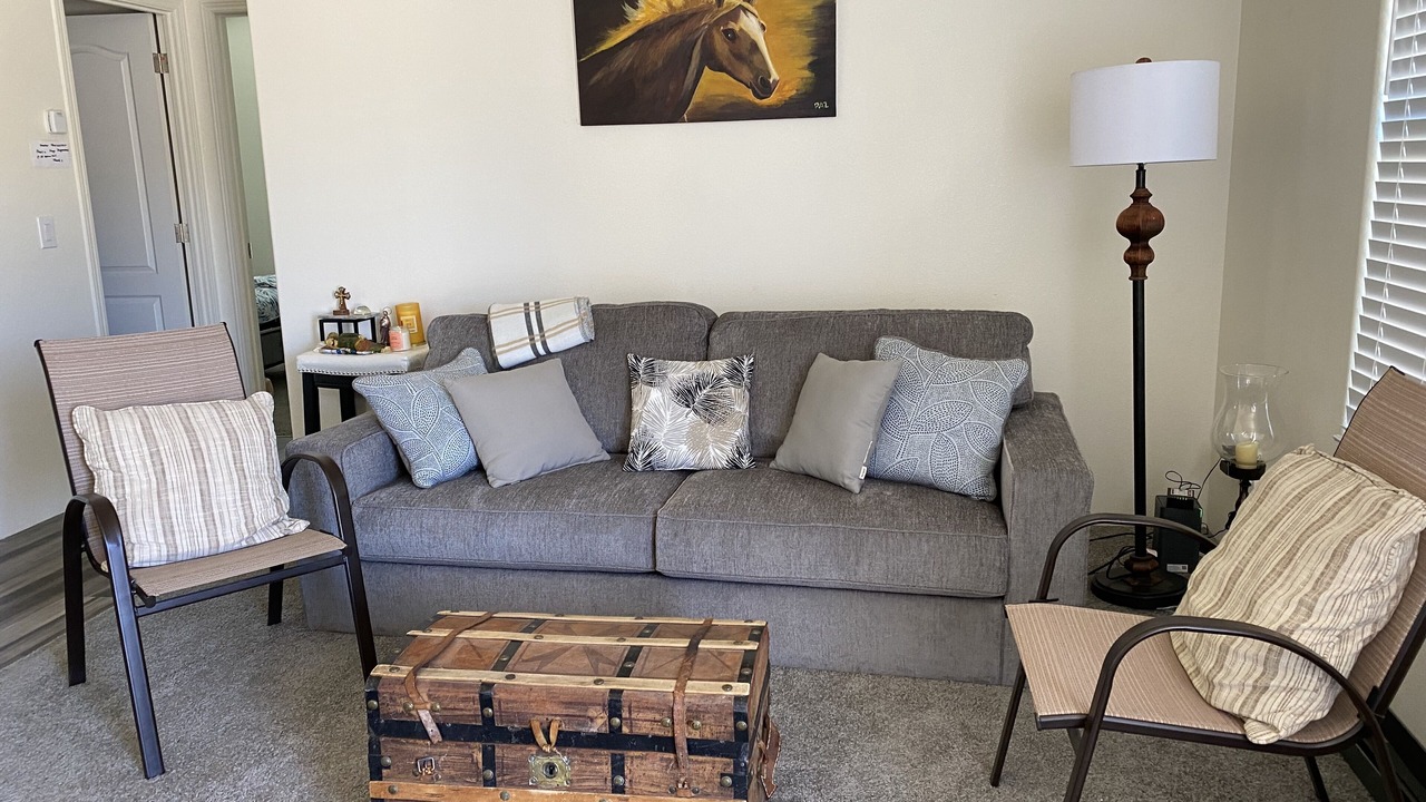 Photo of Livingroom in Golden Hills