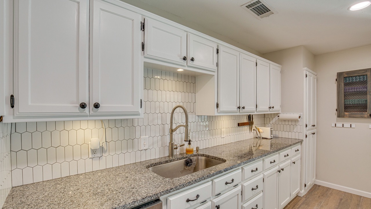Photo of Kitchen in Aubrey