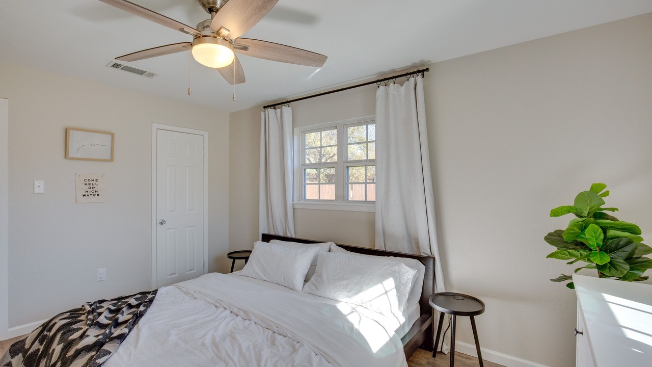Photo of Bedroom in Aubrey