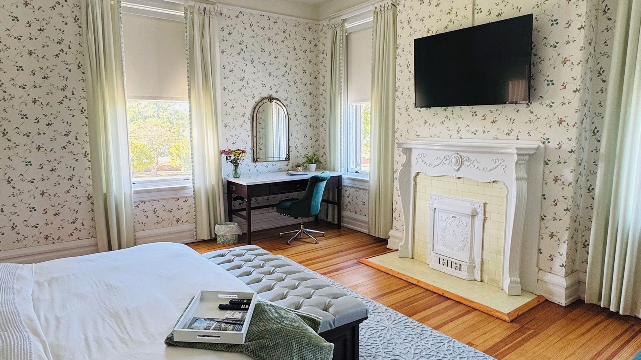 Photo of Bedroom in LaGrange