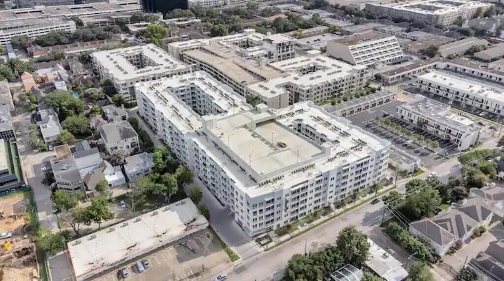 Photo of Outdoor in Greenway Plaza-Upper Kirby