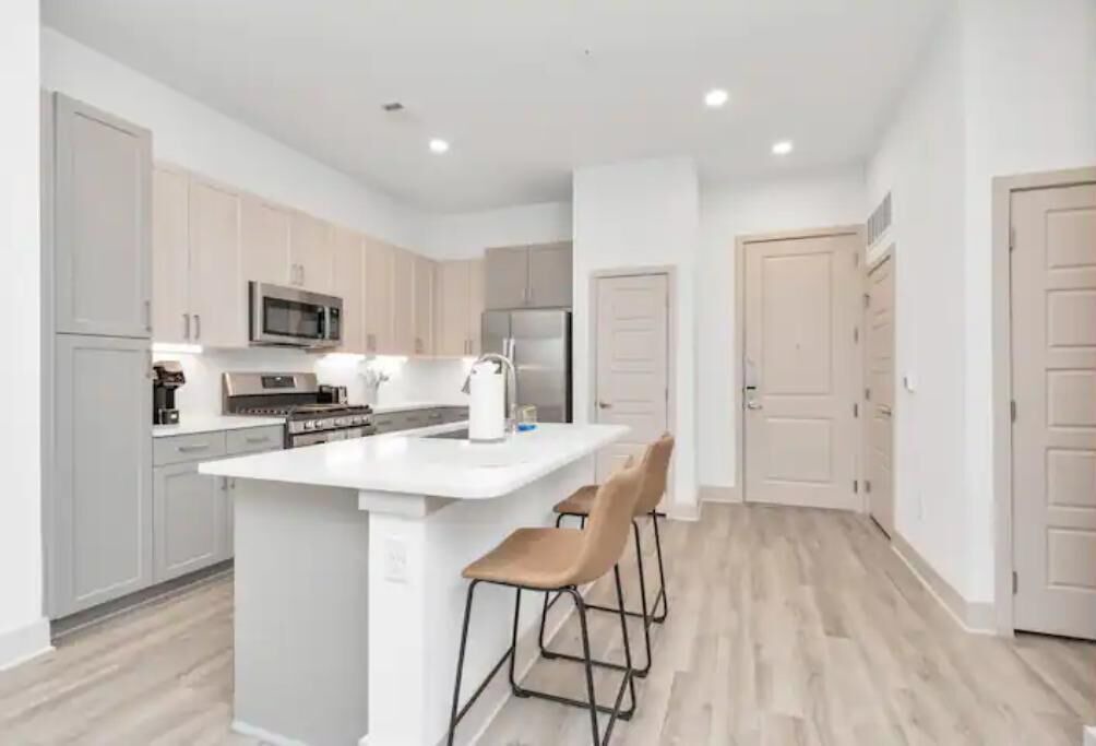 Photo of Kitchen in Greenway Plaza-Upper Kirby
