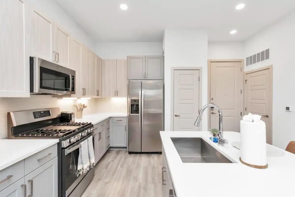 Photo of Kitchen in Greenway Plaza-Upper Kirby