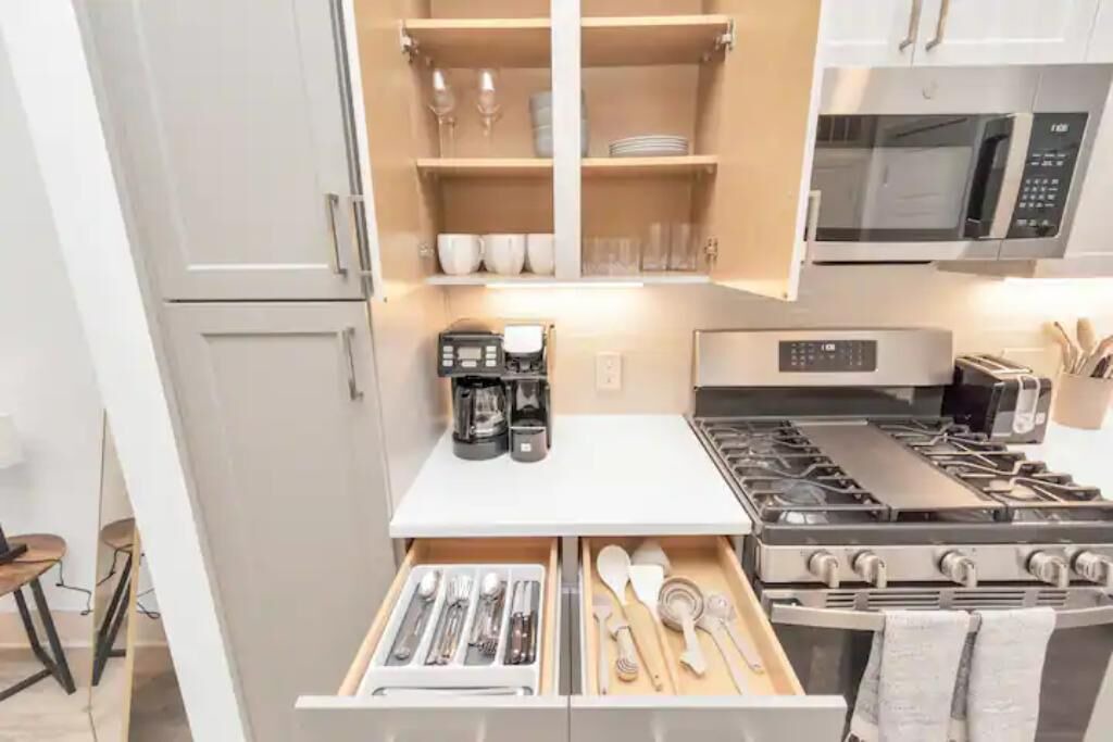 Photo of Kitchen in Greenway Plaza-Upper Kirby
